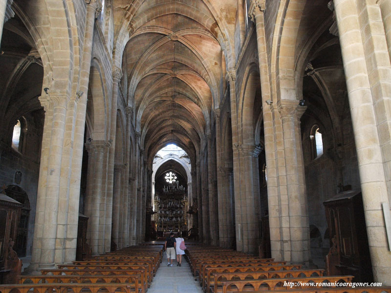 PÓRTICO DEL PARAISO. APOSTOLARIO